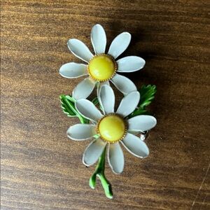 Vintage Daisy Flower Brooch